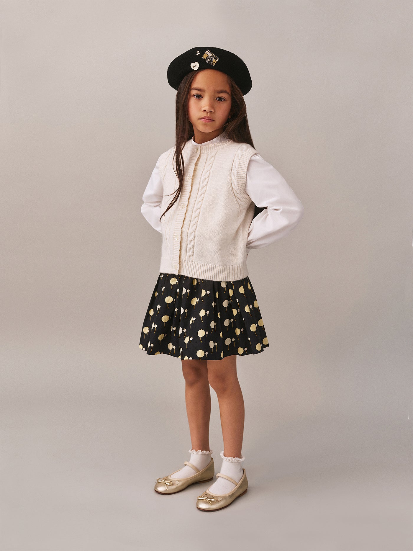 Girl's prefall look 2025 - Sleeveless Cardigan