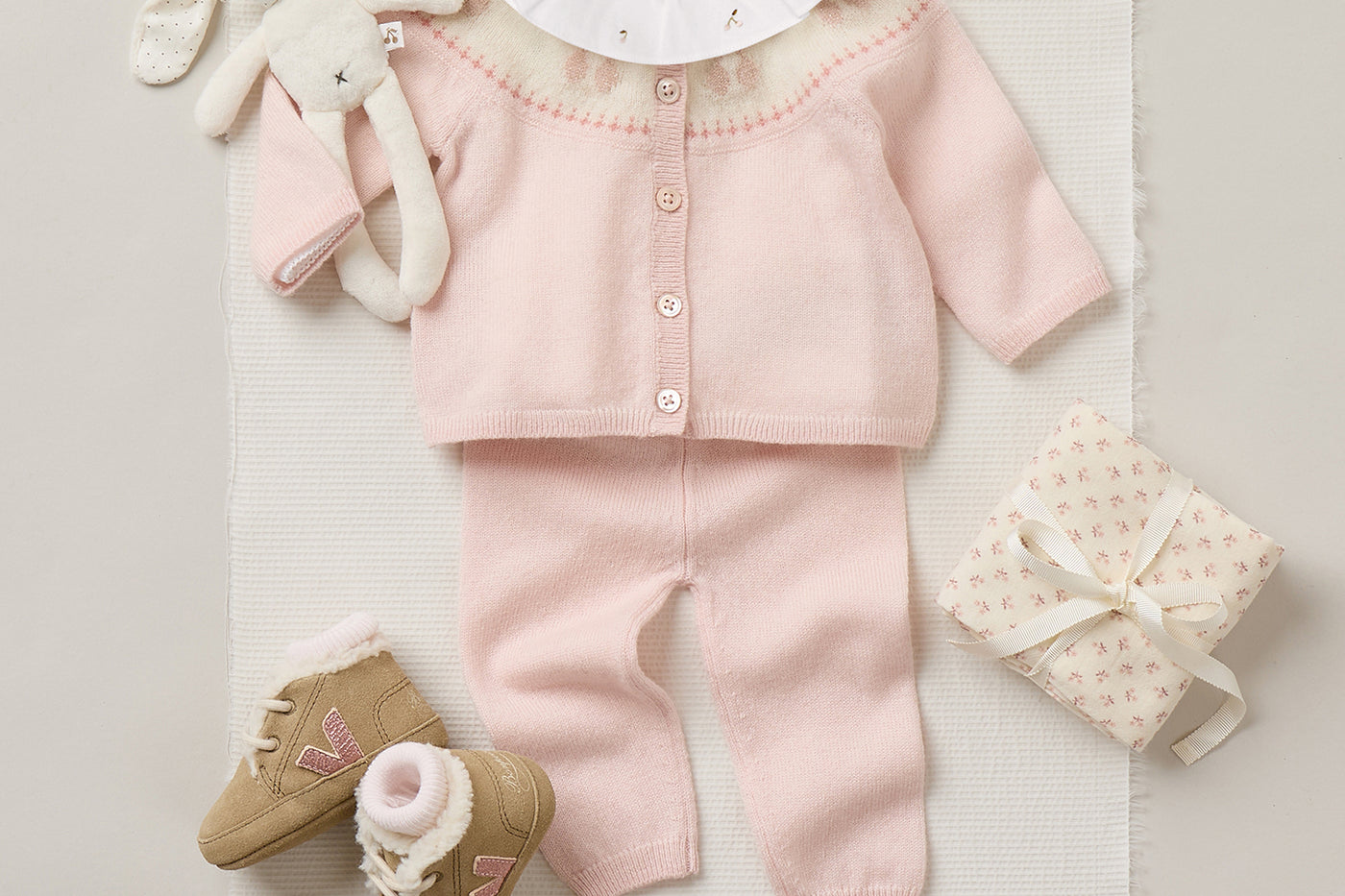 Winter 2025 Newborn's look - Pink wool and cashmere set