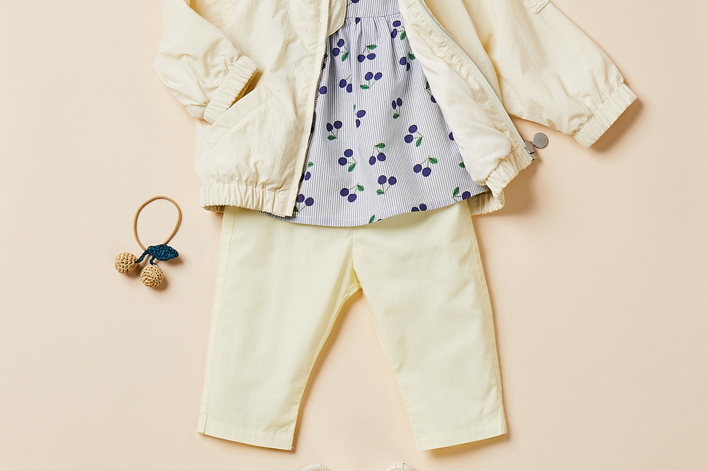 Baby girl's look summer 2024 yellow raincoat