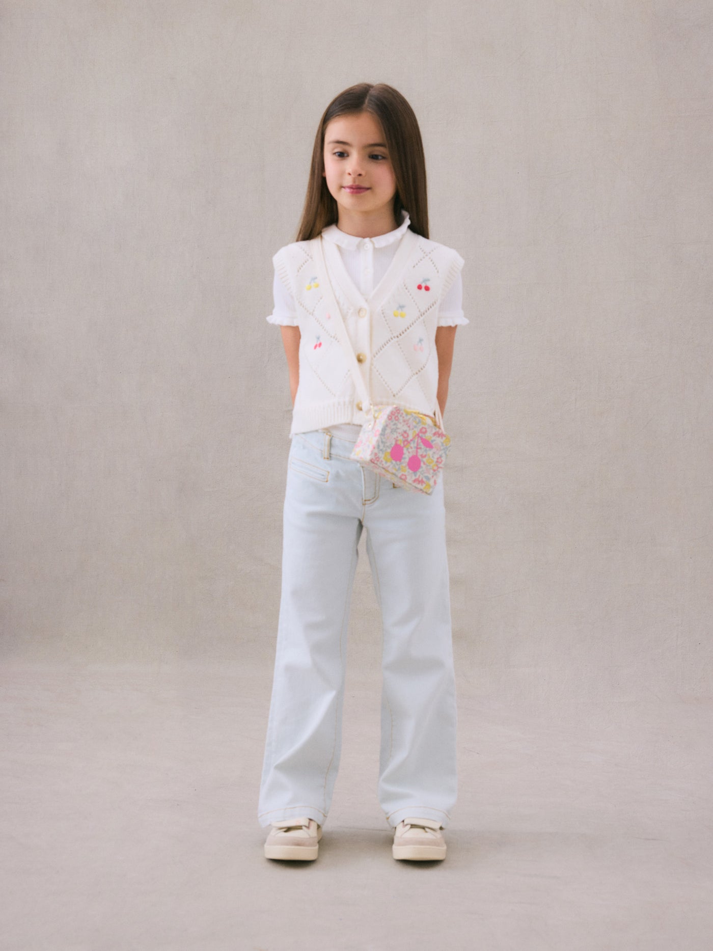 Winter 2024 girl's look embriodered vest