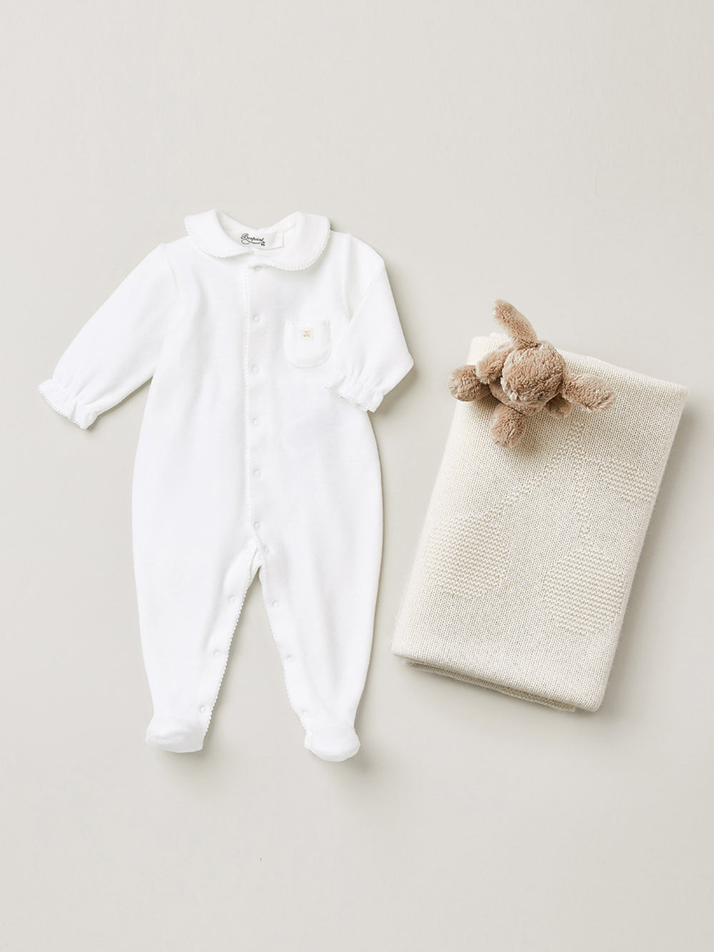 Newborn winter 2023 pajamas look