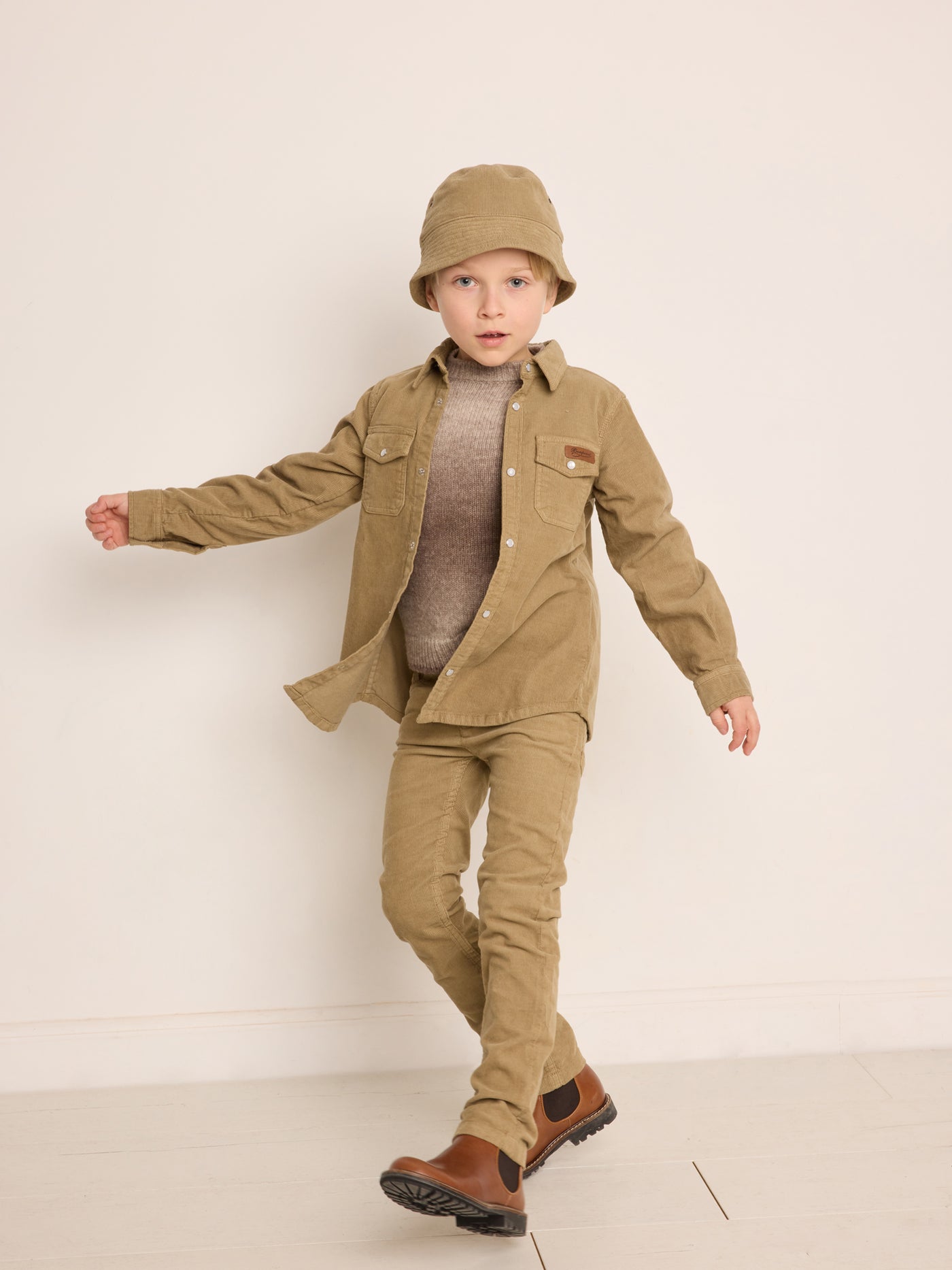 Winter 2023 boy's look velvet shirt