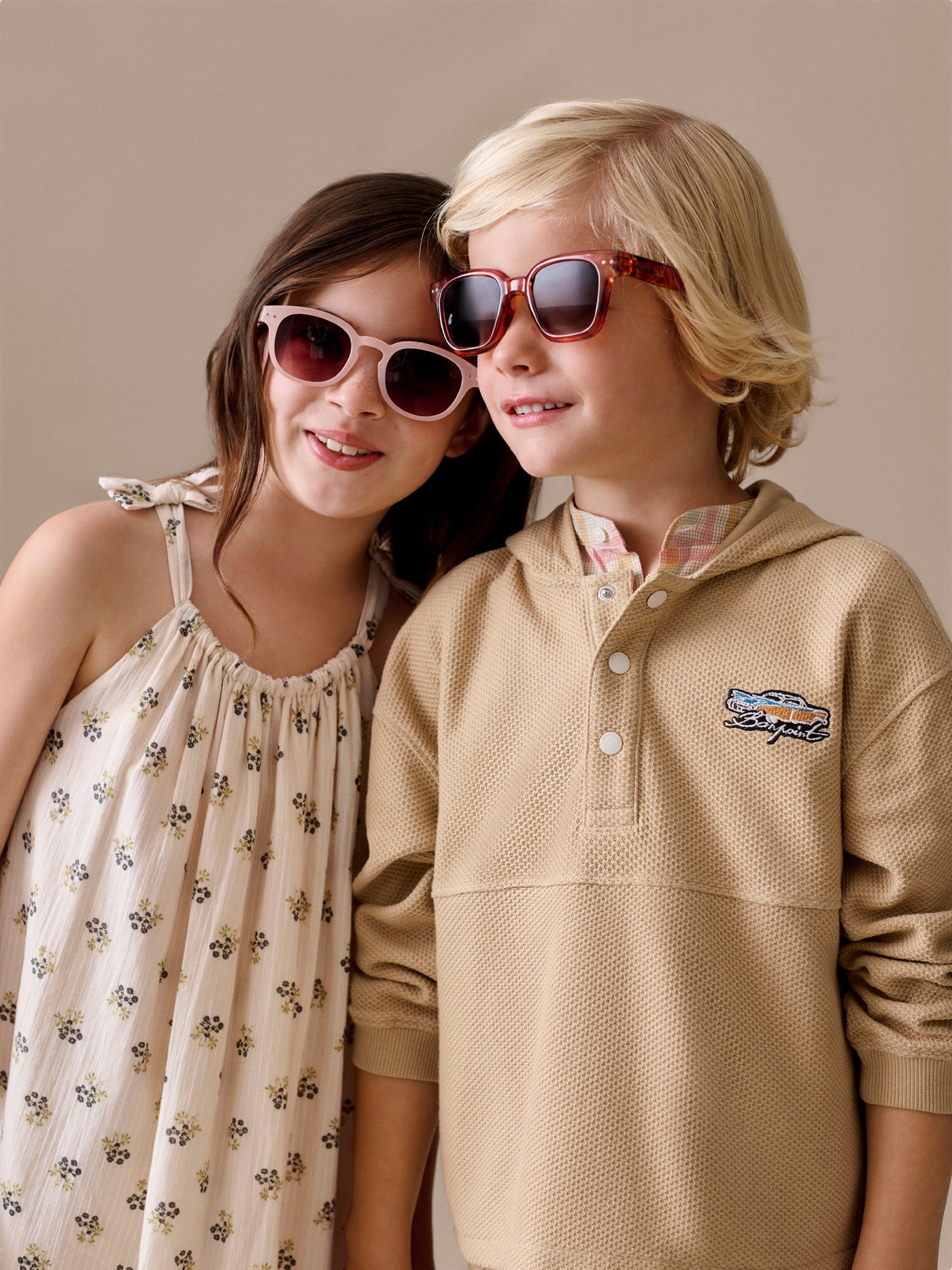 Boy's look Summer 2026 - Beige hoodie