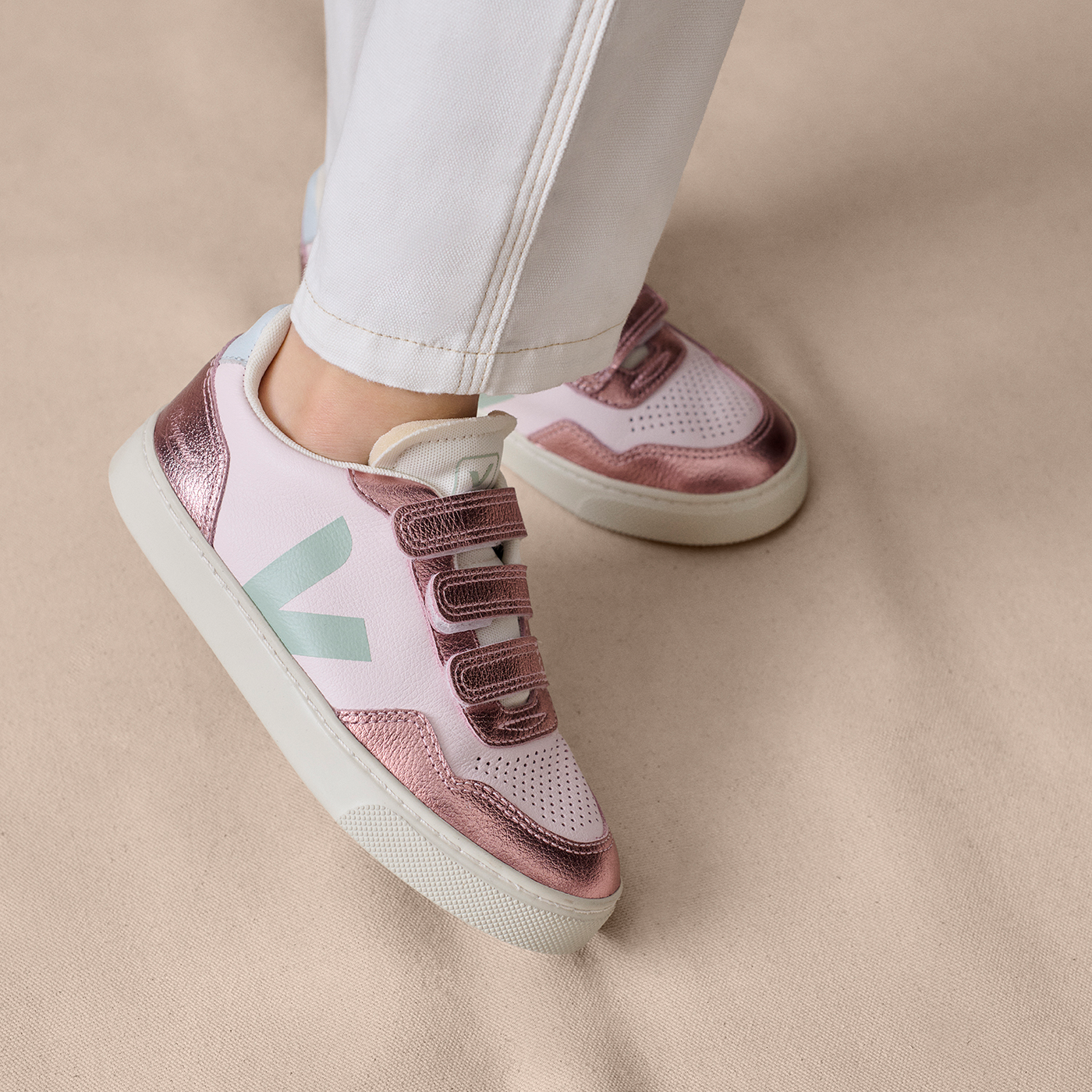 Bonpoint x Veja pink Children's V90 Sneakers