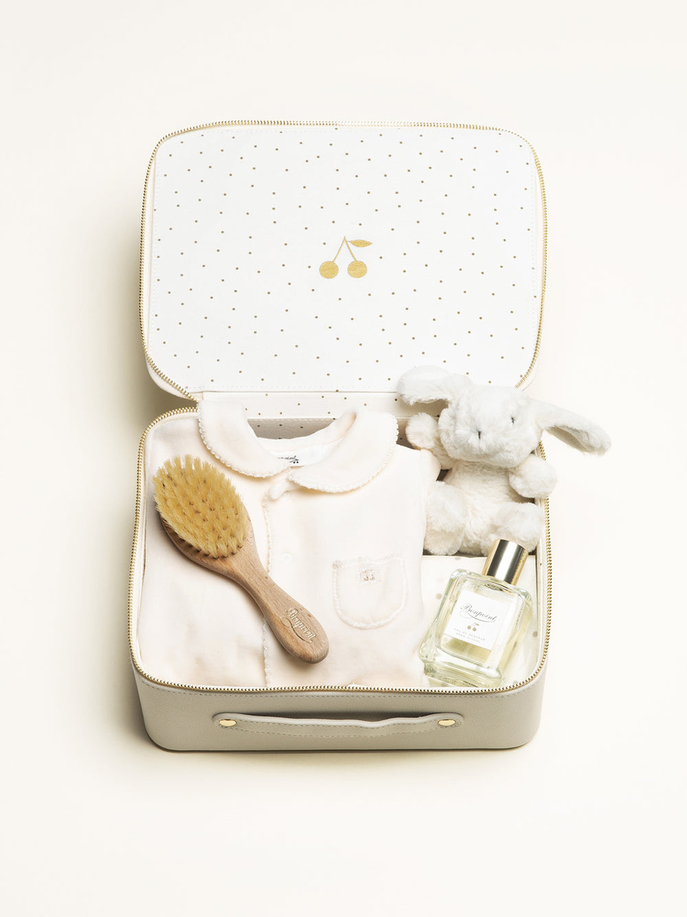 Small birth suitcase pink pyjama
