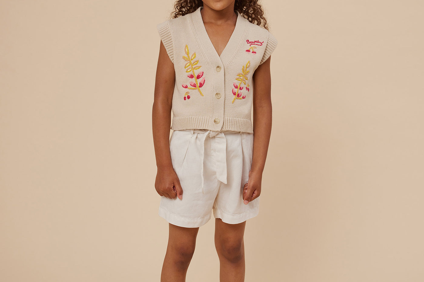 Summer 2024 girl's look sleeveless cardigan