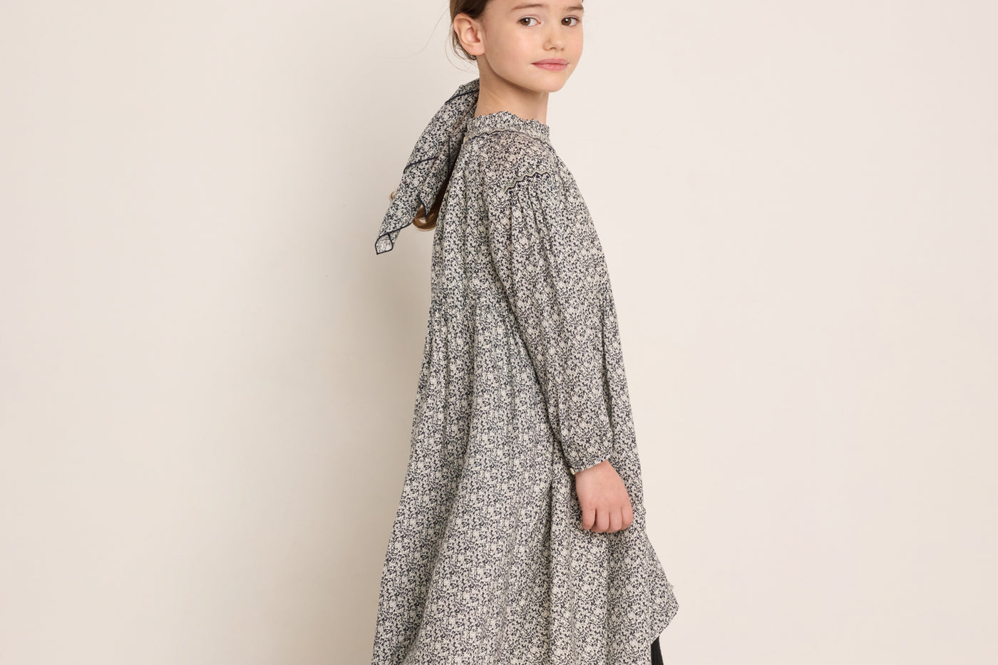 Winter 2023 girl's look longsleeve dress
