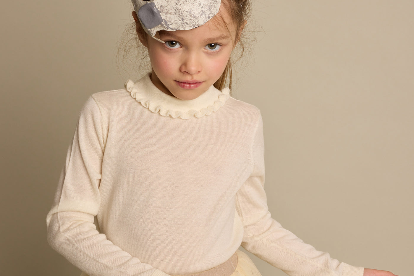 Winter 2023 girl's look tull skirt