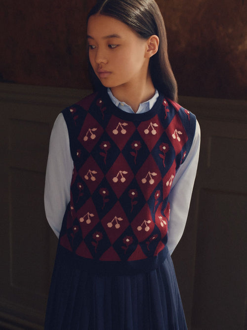 Maelle Grown-Up sleeveless sweater with cherries