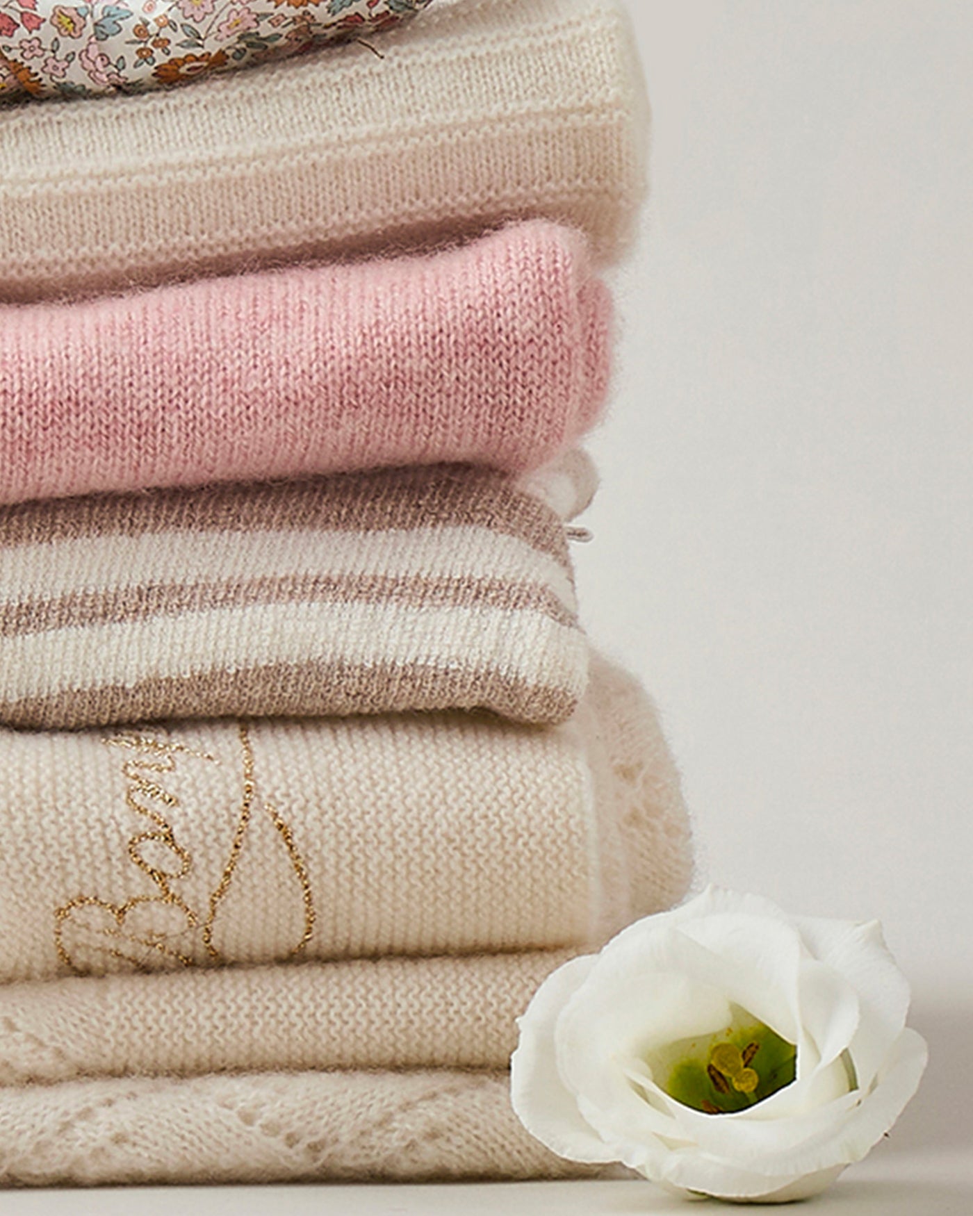 Cashmere blanket