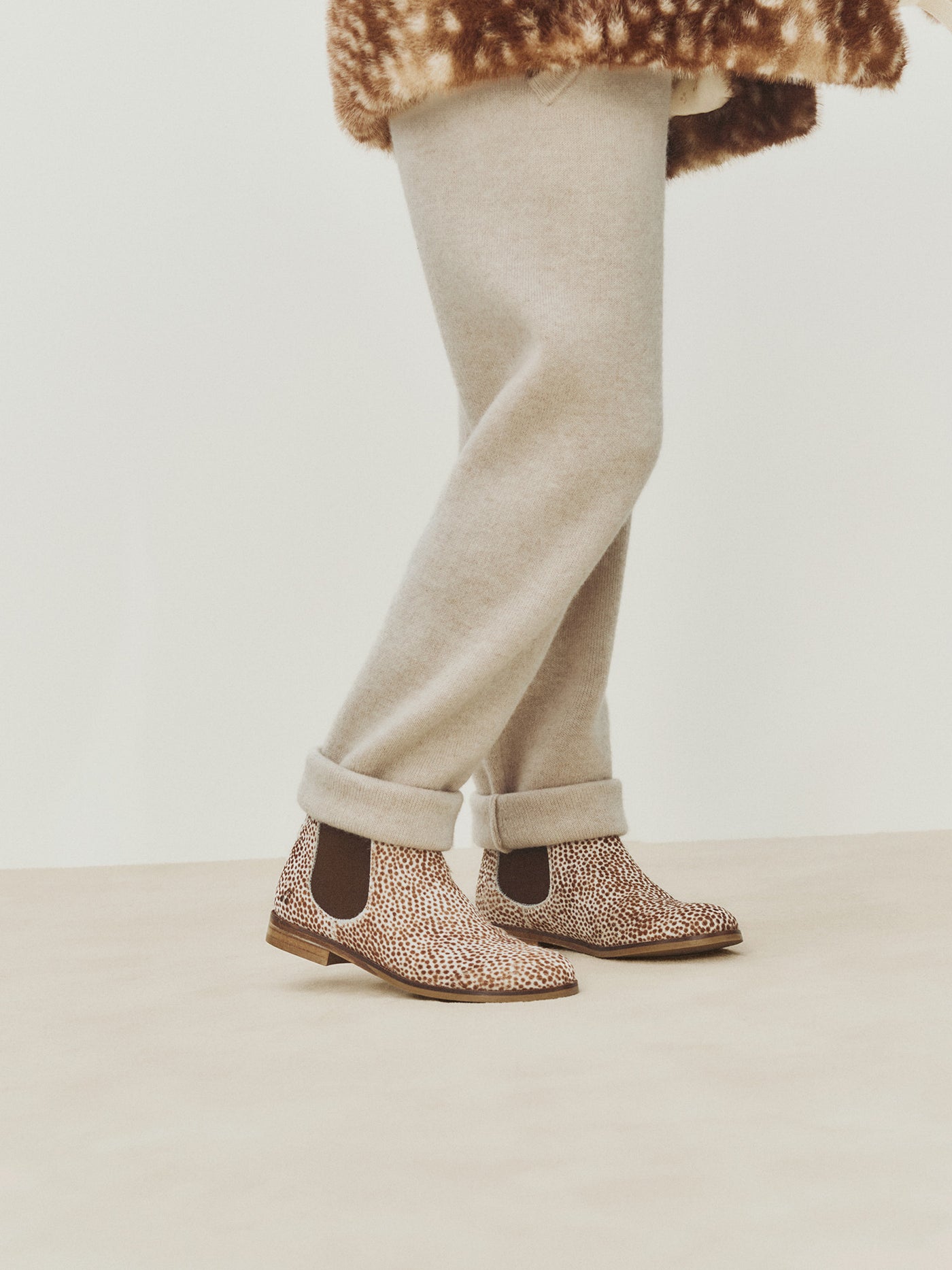 Patty embroidered spotted fur boots in leather