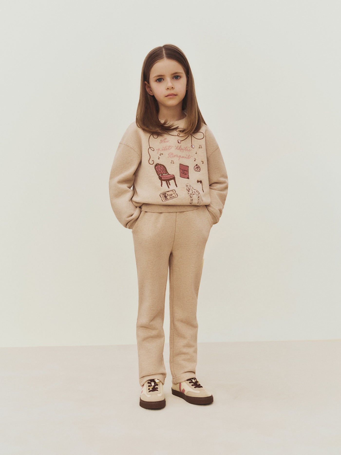 Tayla sweatshirt with embroidered theatre motif, organic cotton
