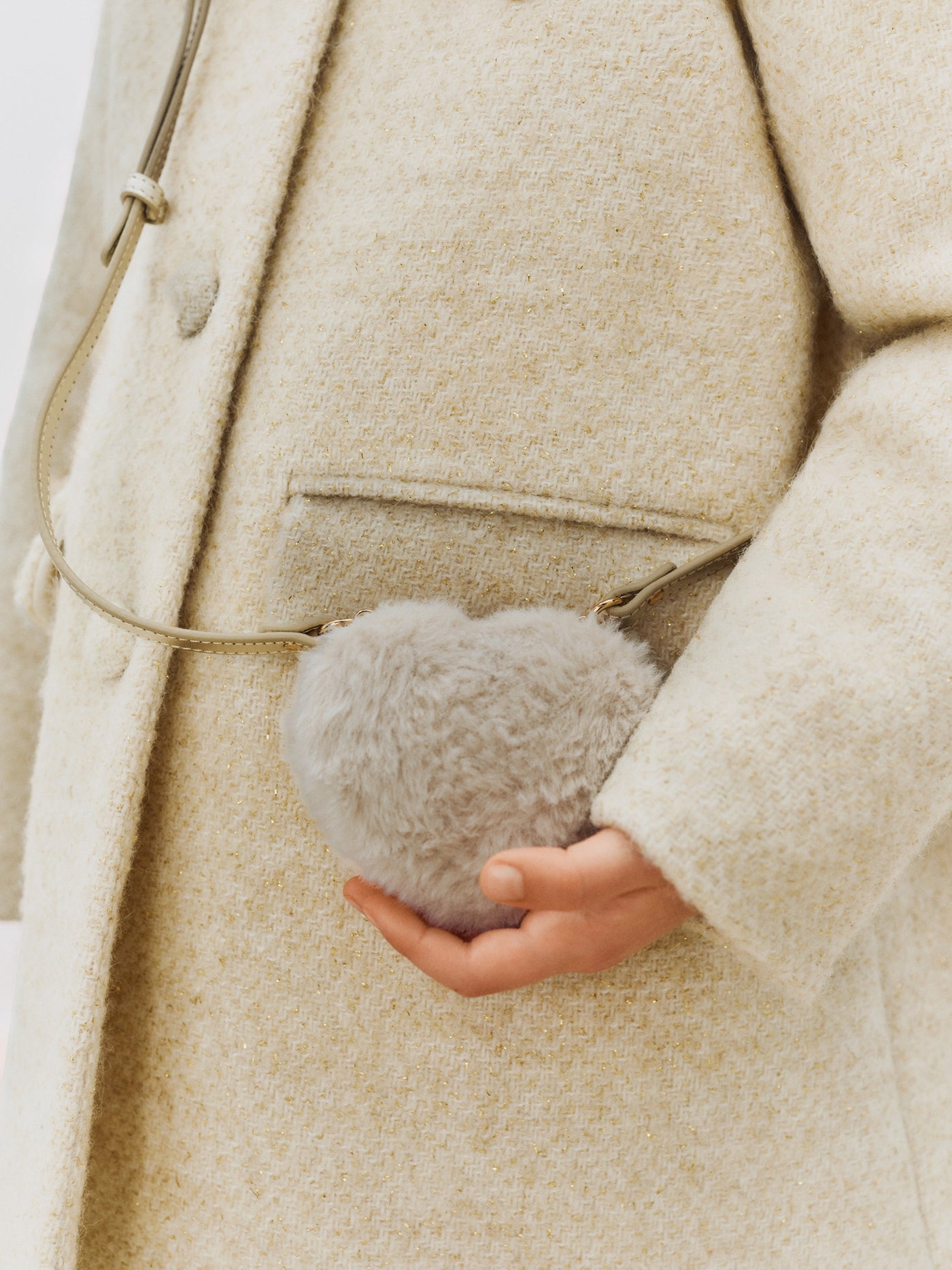 Bag Ekko in faux fur heart-shaped with cherry stud