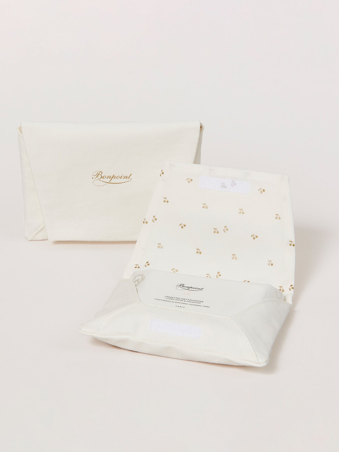 Cleansing wipes x4 with their pouch