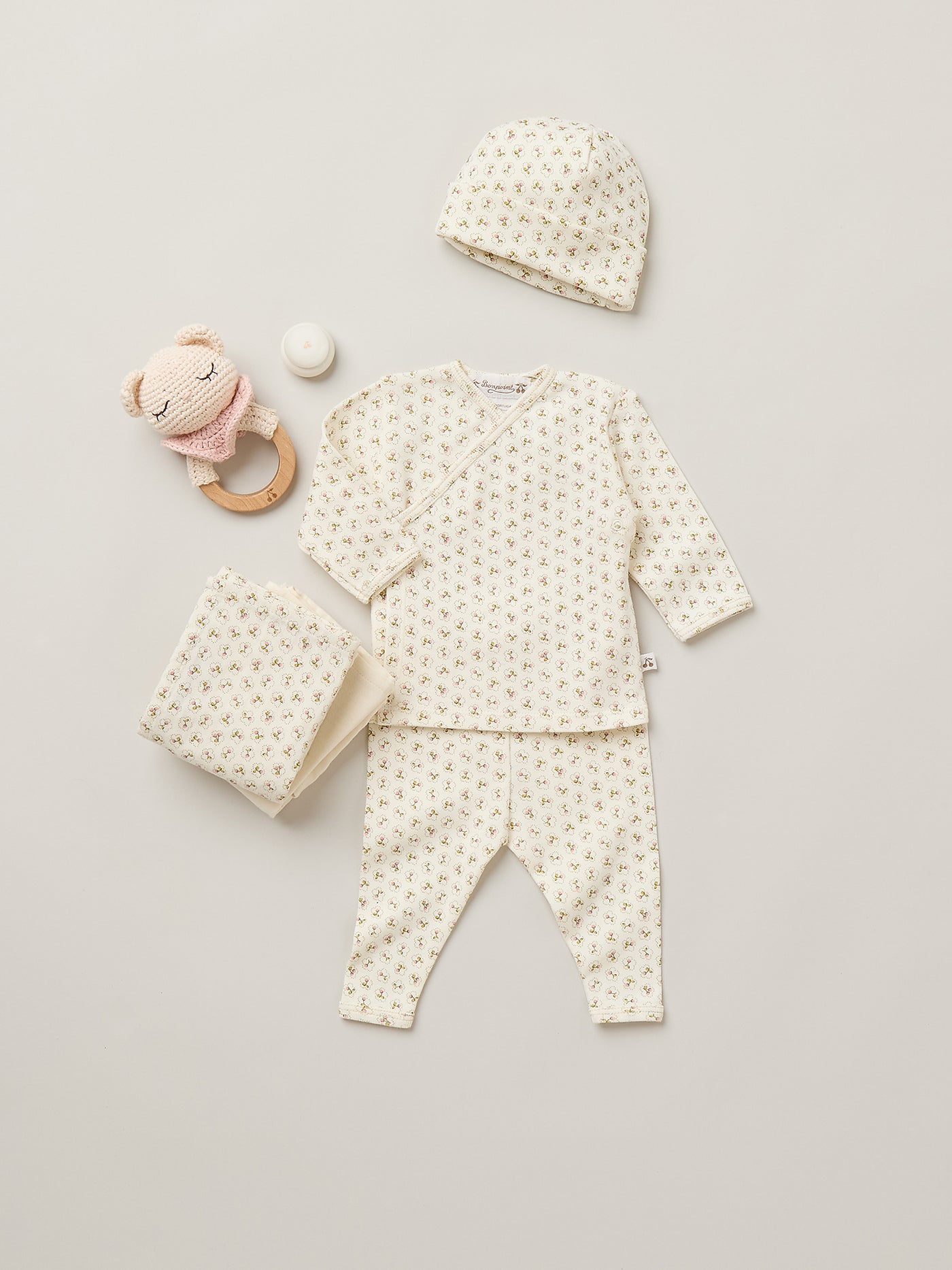 Newborn Winter 2026 Look - Cherry-print set in organic cotton