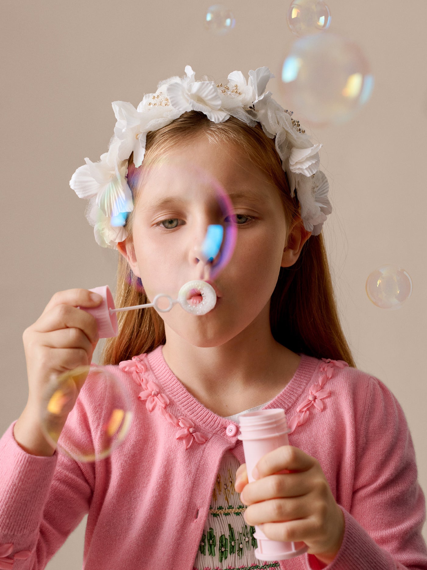 Elilou crown with flowers and pearls