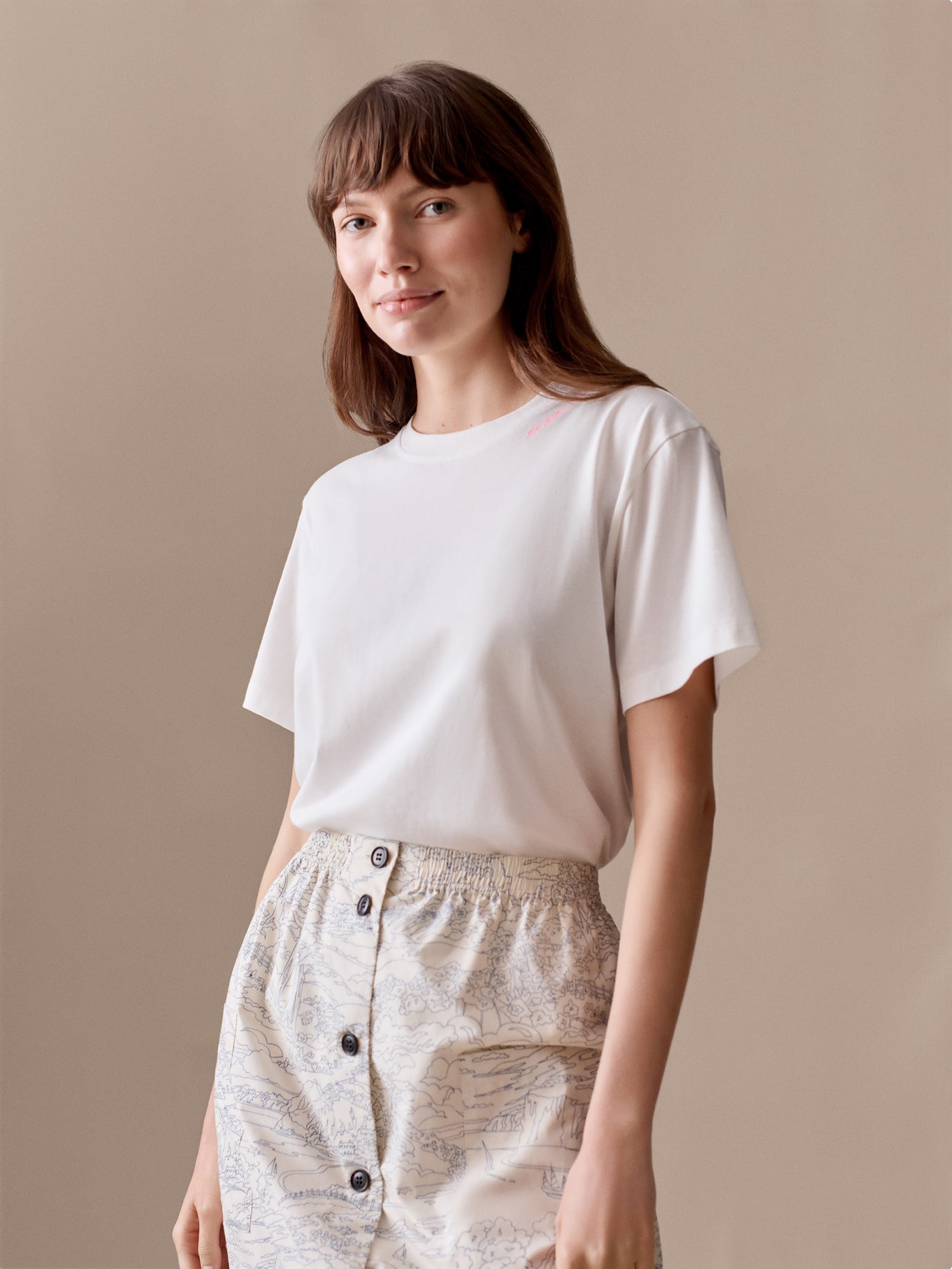 Linda embroidered "amour" t-shirt in organic cotton