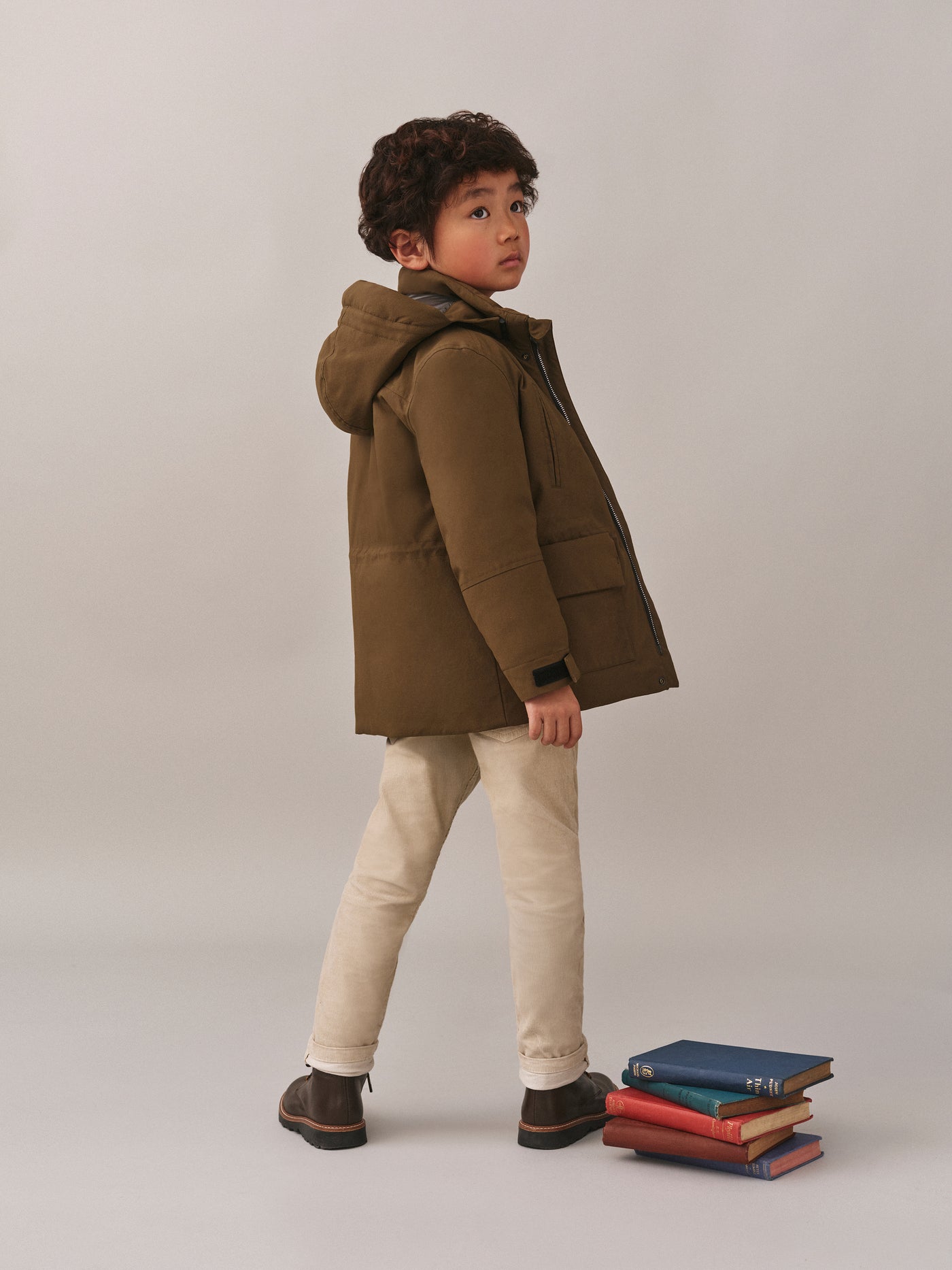 Jagger straight pants in organic cotton velvet putty