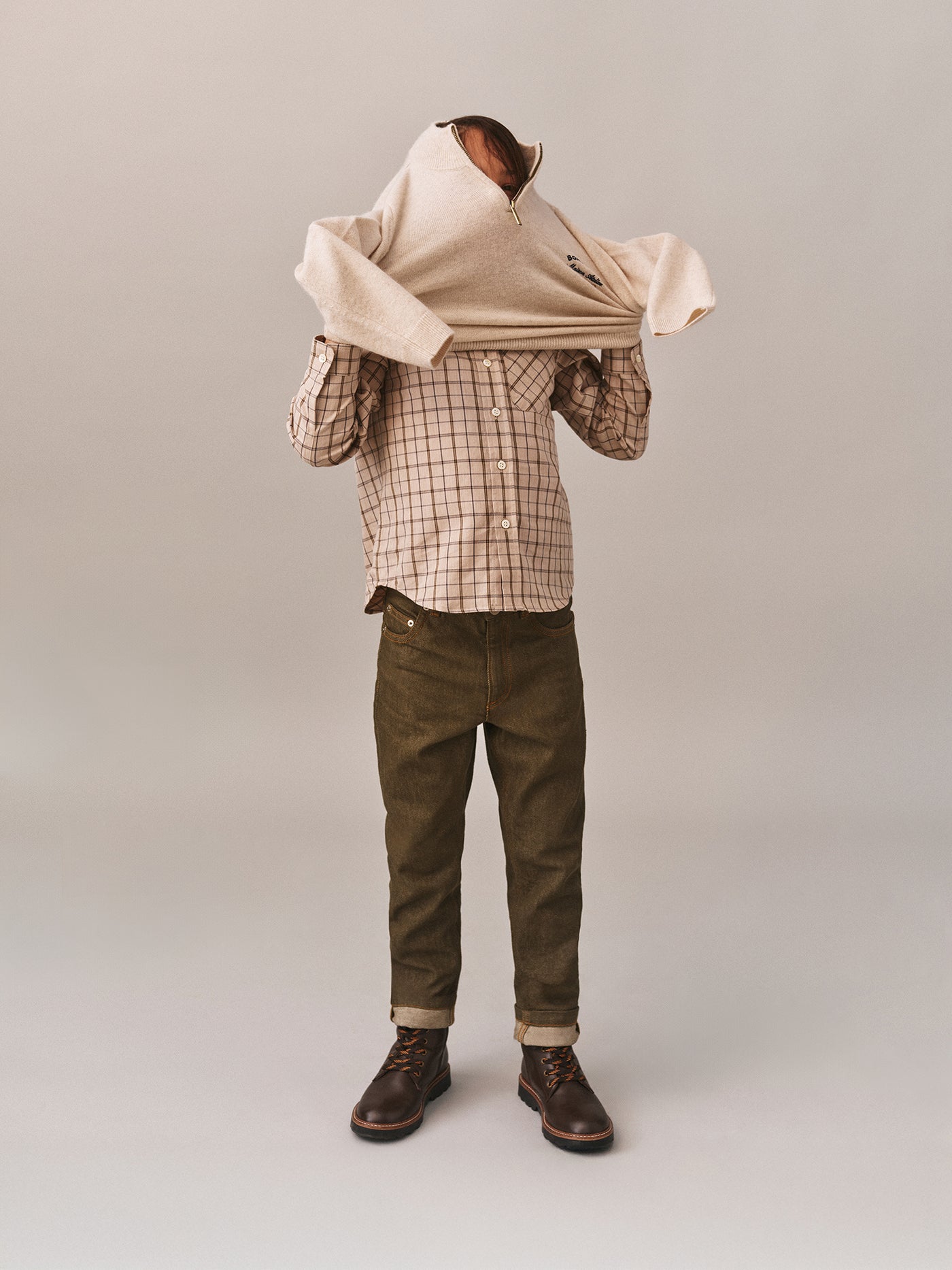 Beige plaid pointed collar tango shirt