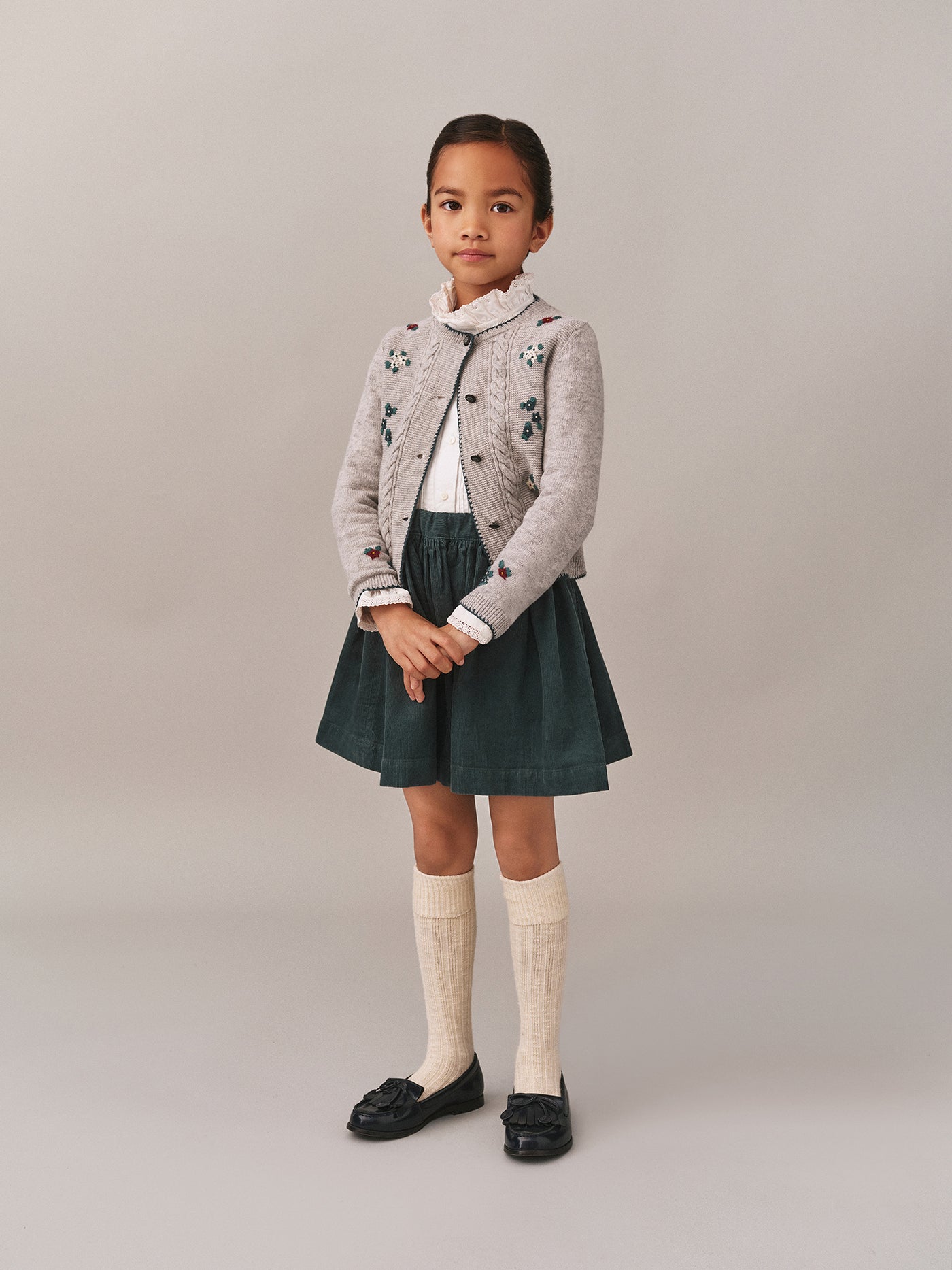 Jamina cardigan with hand-embroidered flowers in wool
