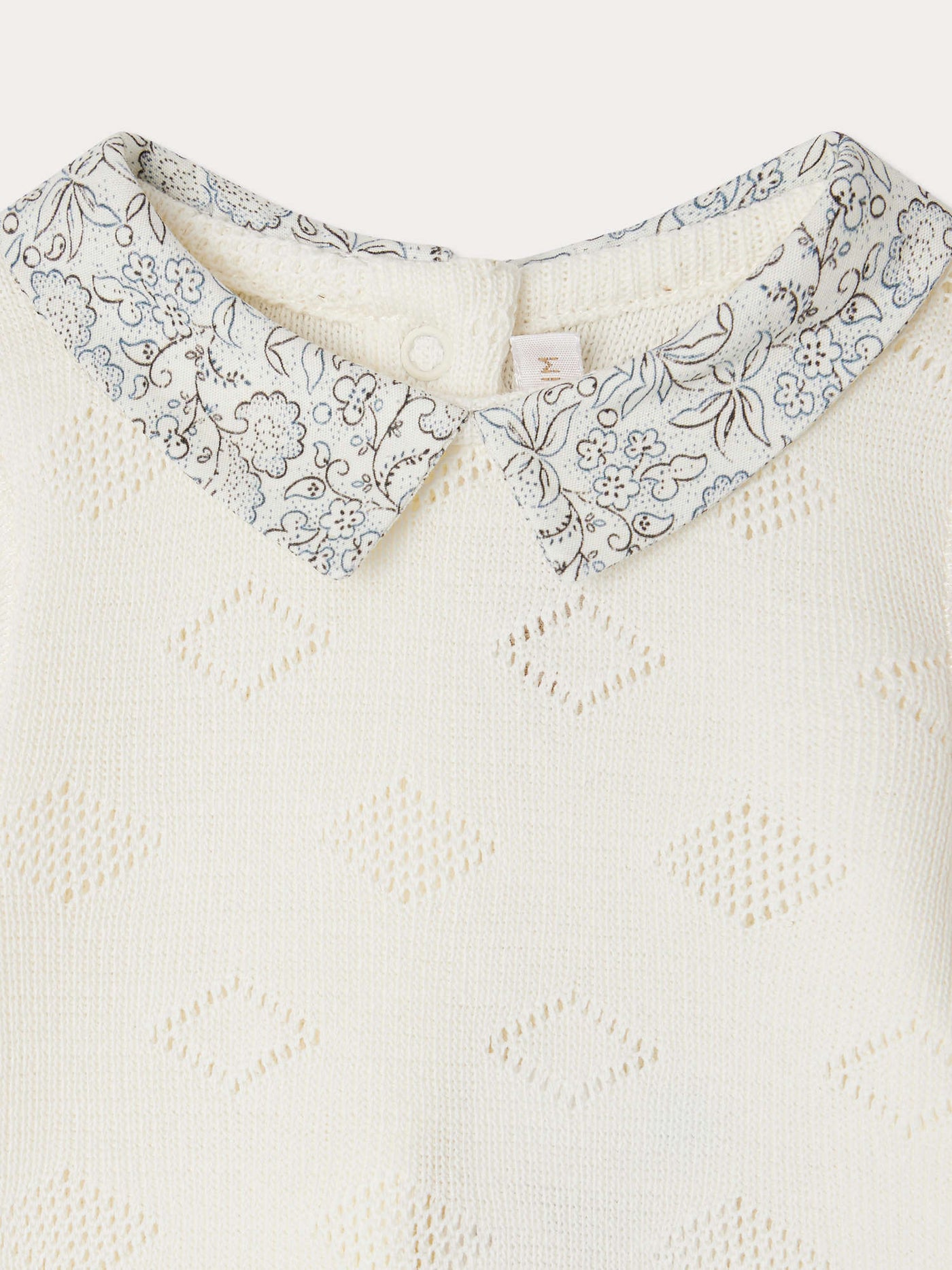 Denice box with knitted set and organic cotton comforter