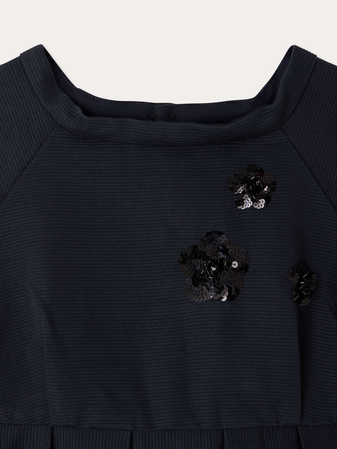 Dress Grandiose with hand-embroidered 3D flowers