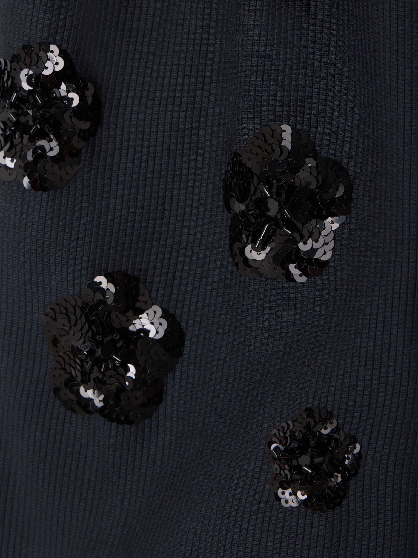Dress Grandiose with hand-embroidered 3D flowers