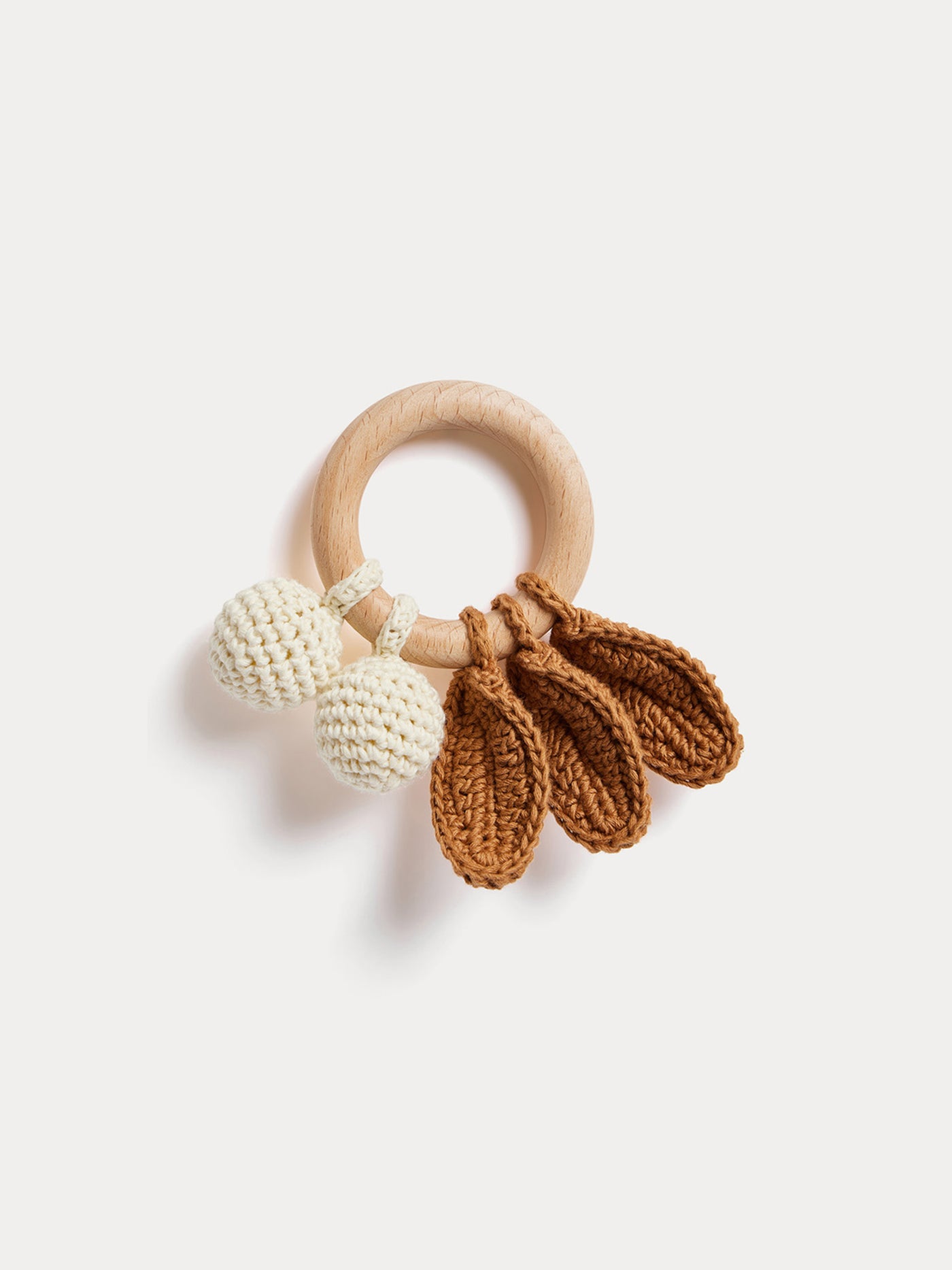 Becherrymini brown hand-crocheted rattle in organic cotton